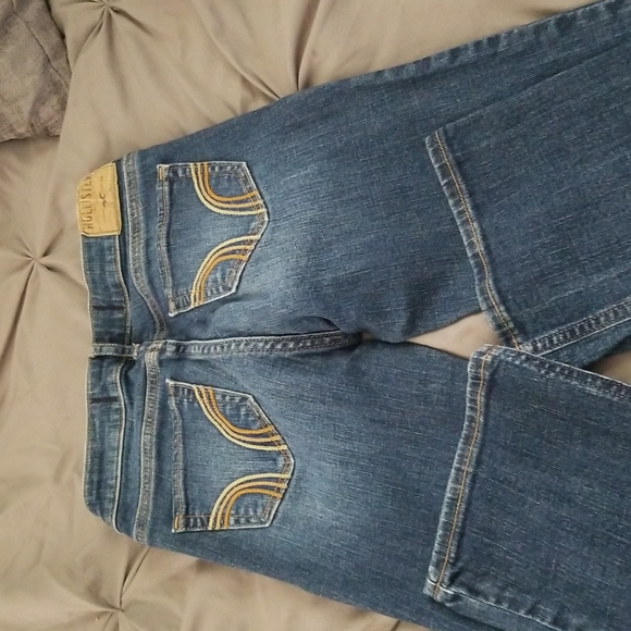 Hollister, Brand New Size 00, Boot Cut Jeans - Picture 4 of 4